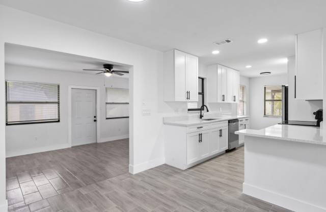 1641 Seahouse Street