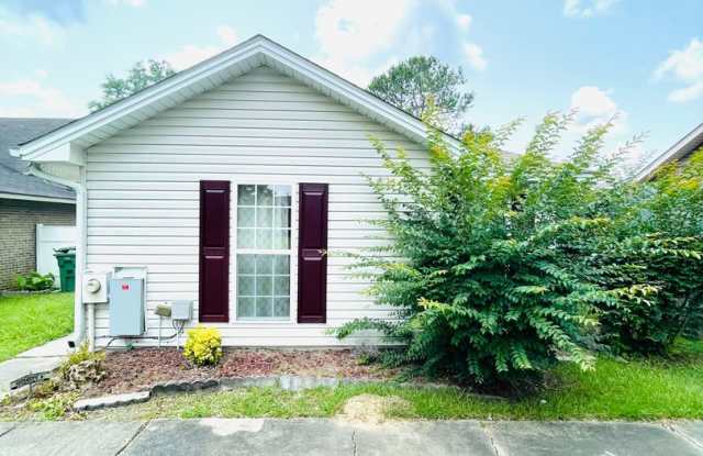 ** 3 Bed 2 Bath located in Woodmere ** Call 334-366-9198 to schedule a self tour