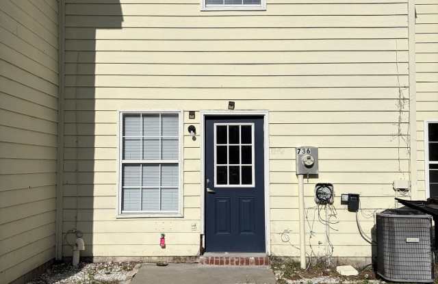 736 Morningside Lane