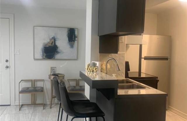 500 N Broadway Street