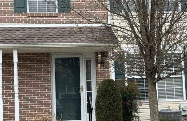 Photo of 3002 CREEKSIDE Court unit: 40