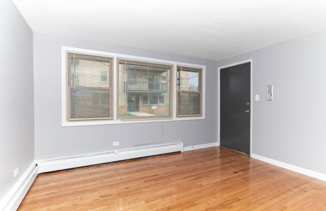 Photo of 3731-3733 W 63rd (West Lawn)