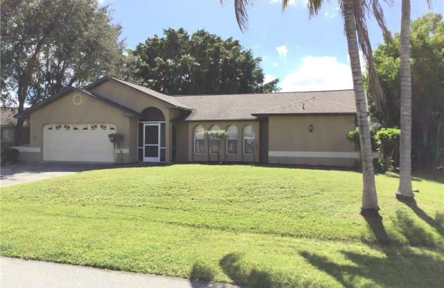 622 SE 21st LN - 622 Southeast 21st Lane, Cape Coral, FL 33990