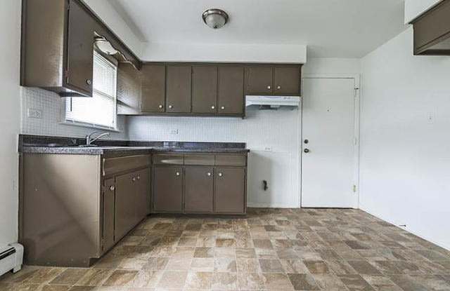 14015 South Tracy Avenue Unit C22