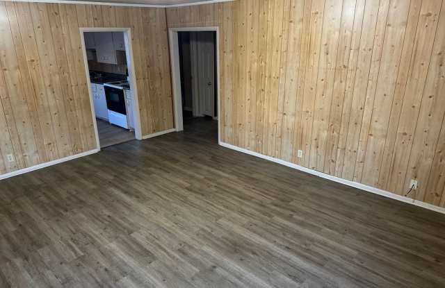 Available Now! 3-Bed, 1-Bath Home in Central Springdale!