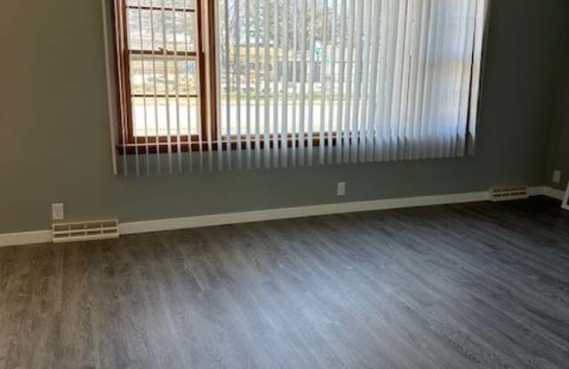 2 Bedroom 1 Bath Single Family Home 537 Mildred Waterloo, IA 50703