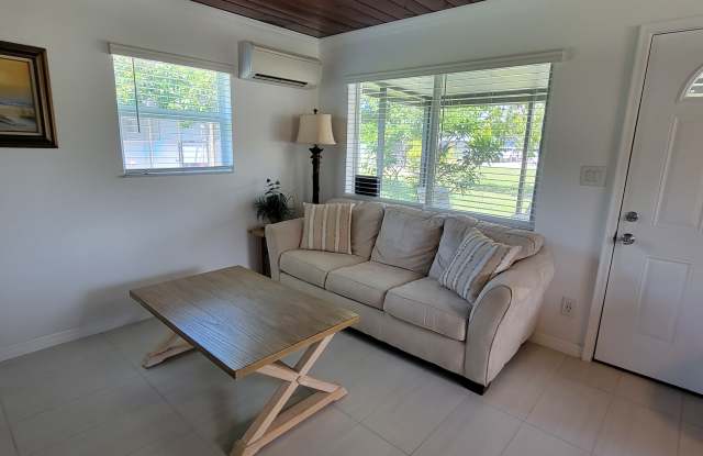 10284 Pennsylvania Ave