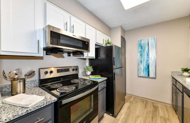 The VUE at Crestwood Apartments