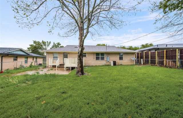 1814 W College Street