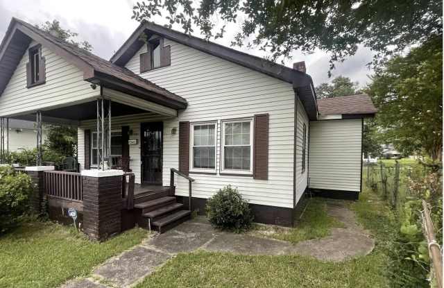 653 Alabama Avenue Southwest