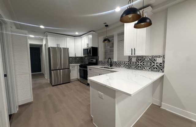 1614 S Throop Street