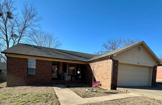 **COMING SOON**Welcome to this charming 3-bedroom, 2-bathroom home located in the heart of Russellville, AR.