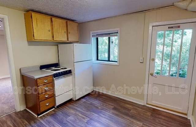 422 Old Buckeye Cove Rd