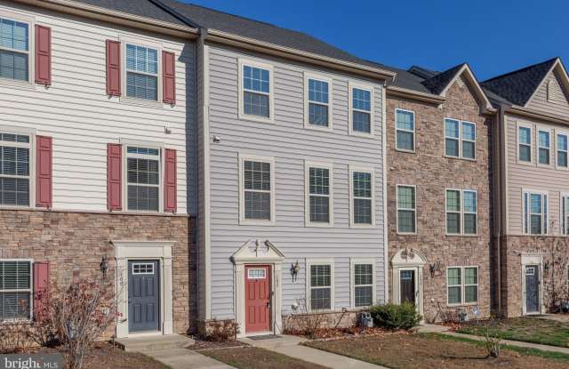 Photo of 102 SWEETGUM Court