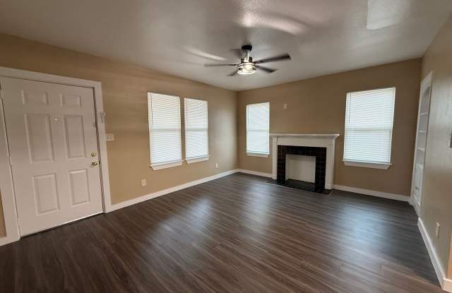 Newly Remodeled 2 Bedroom-1 Bath House