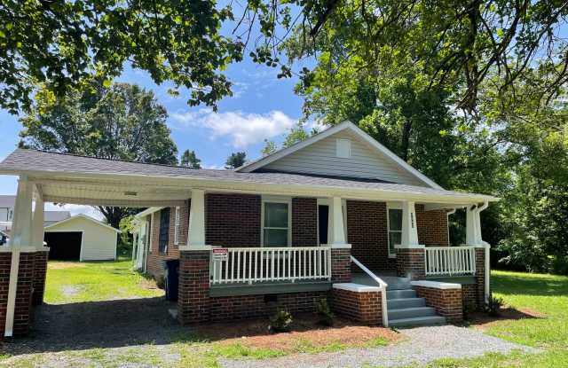 4943 DORIS STREET