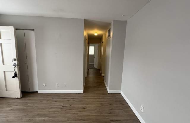 Photo of 6411 N RANDWICK Road