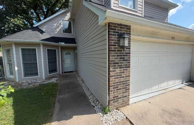 Unique 3BR/2.5BA Southwest Columbia Rental – Near Rock Bridge High!