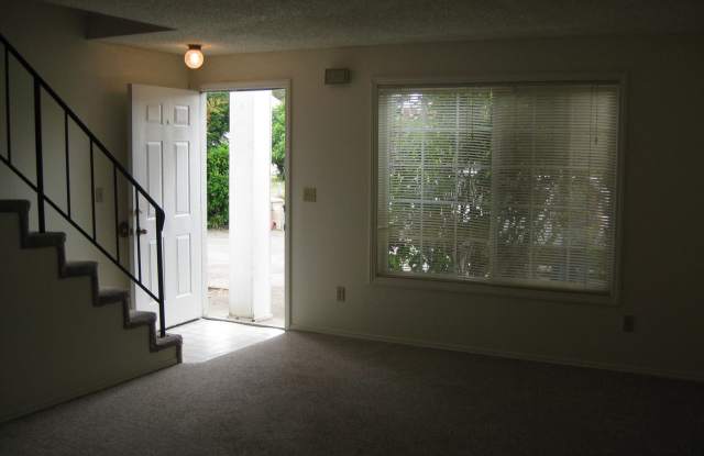 2-Bedroom Townhouse in South Corvallis!