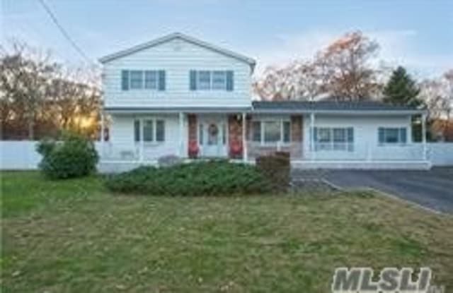 146 Maple St - 146 Maple Street, Medford, NY 11763