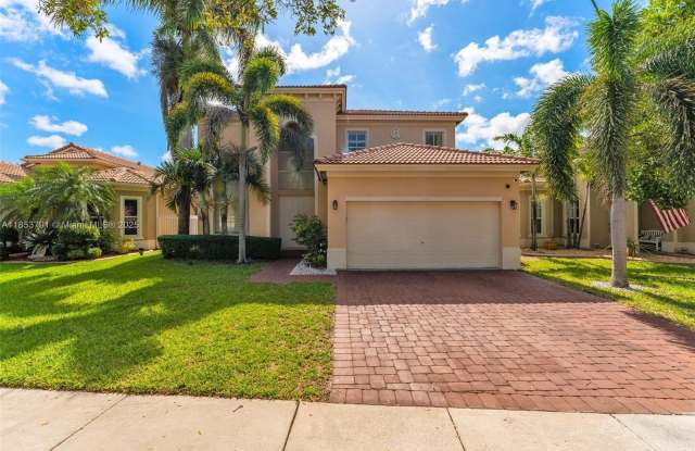 Photo of 1755 NE 37th Ave