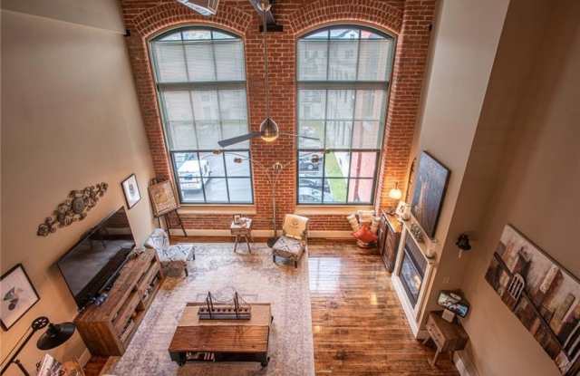 618 MAIN Street unit: 03-201