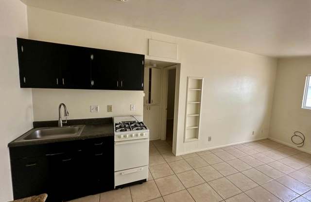 835 W 3rd 835 w 3rd St (330 S CARNEY AVE)