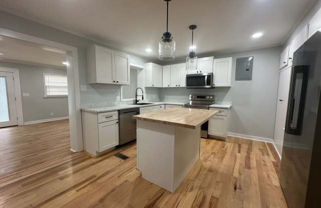 Photo of 3 Bedroom 2 Bathroom Spilt Unit in Wilmington