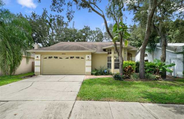 2615 WRENCREST CIRCLE