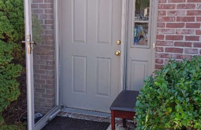 Photo of 3465 South Oaklawn Circle