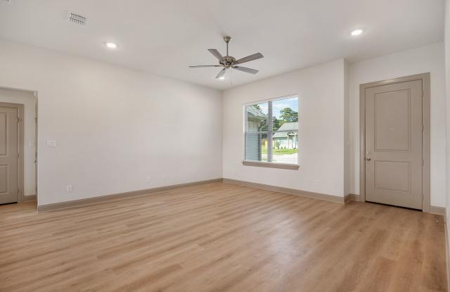 3190 Dogwood Park Ct