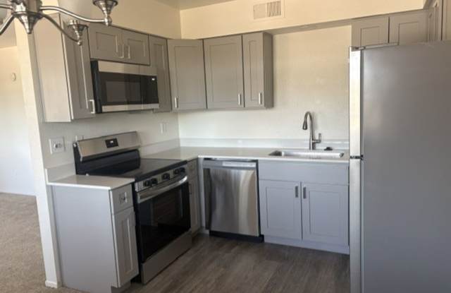Shadowbrook Apartments-Scenic Living in Sedona