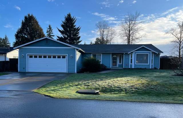 Price Drop!-Exceptional 2200 sq ft Three Bedroom 2 Bath Rambler in Fed Way - with A/C