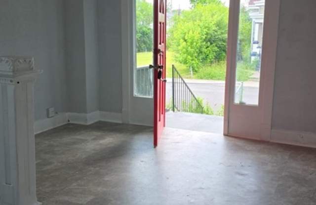 669 South 35th Street