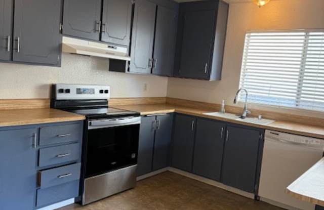 1564 Gladstone Way~Rohnert Park~3 bedrooms~2 bathrooms~Single Level