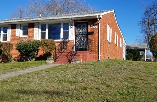 927 Patterson Street - 927 Patterson Street, Petersburg, VA 23803