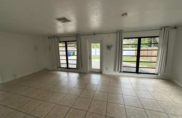 1424 SW 9th Street