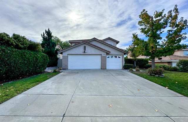 Recently upgraded 5 bedroom South Temecula home for LEASE!