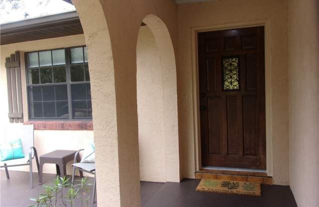 6715 E Red Robin Lane