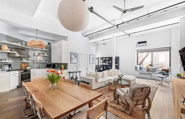 9 E 13TH Street unit: 3I