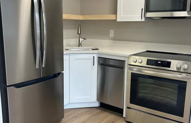 2530 East North Street - 1