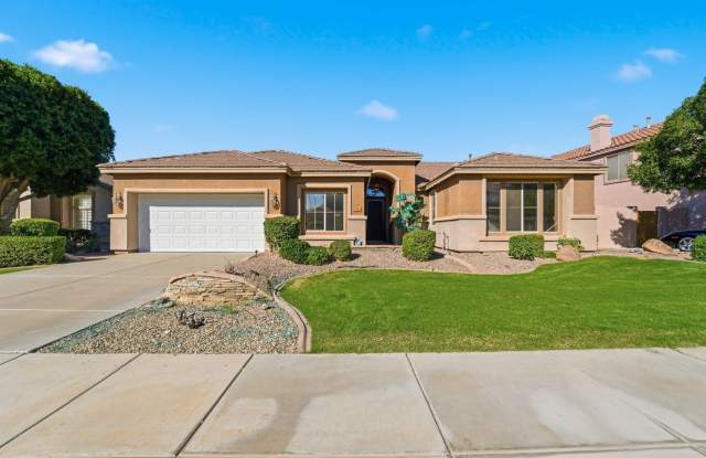 Beautiful Single-Level Home with Private Pool – Prime Arrowhead Location!