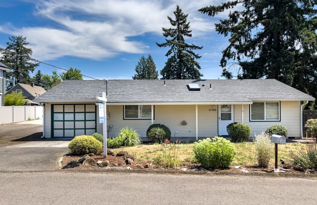 12780 SE 25th Avenue - 12780 Southeast 25th Avenue, Oak Grove, OR 97222