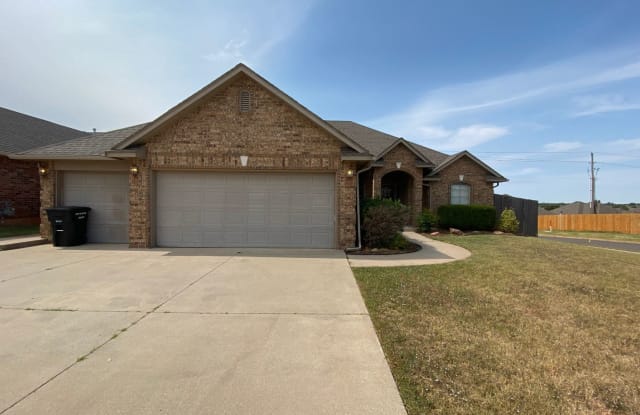 1101 Kelsi Dr - 1101 Kelsi Drive, Moore, OK 73160