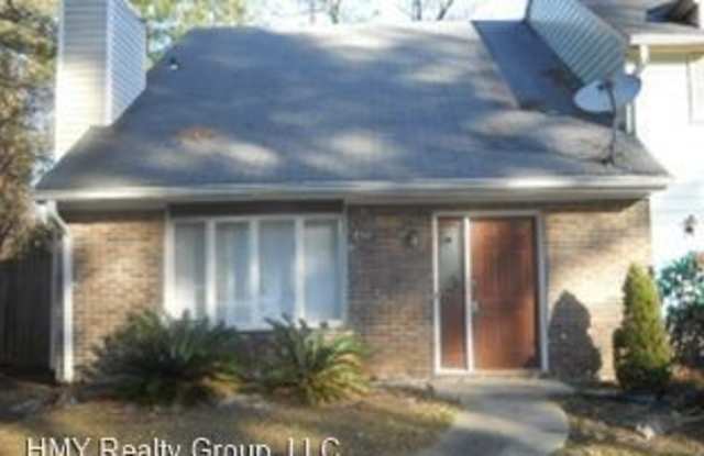 429 Patrick Henry Ct