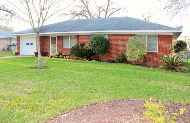 Photo of 704 Spinn Street