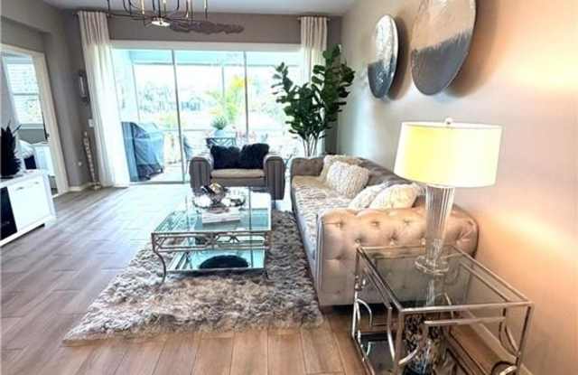 8736 Querce Ct
