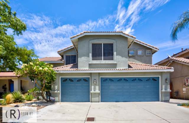 A Bright and Cozy Home with 3 Bedroom and 2 Bathroom with a Loft