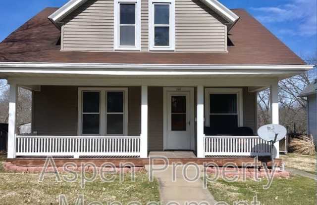 Photo of 230 Lewis Street