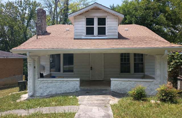 1207 N Chamberlain Ave